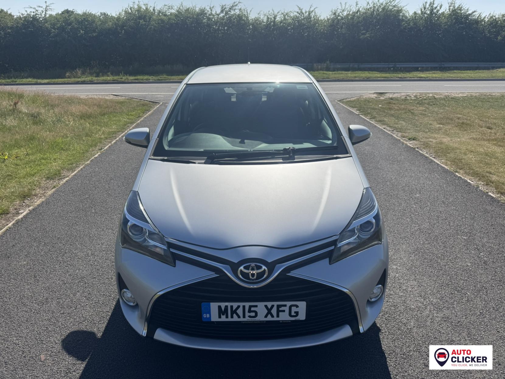 Toyota Yaris 1.33 Dual VVT-i Icon Hatchback 5dr Petrol Multidrive S Euro 5 Euro 5 (99 ps)
