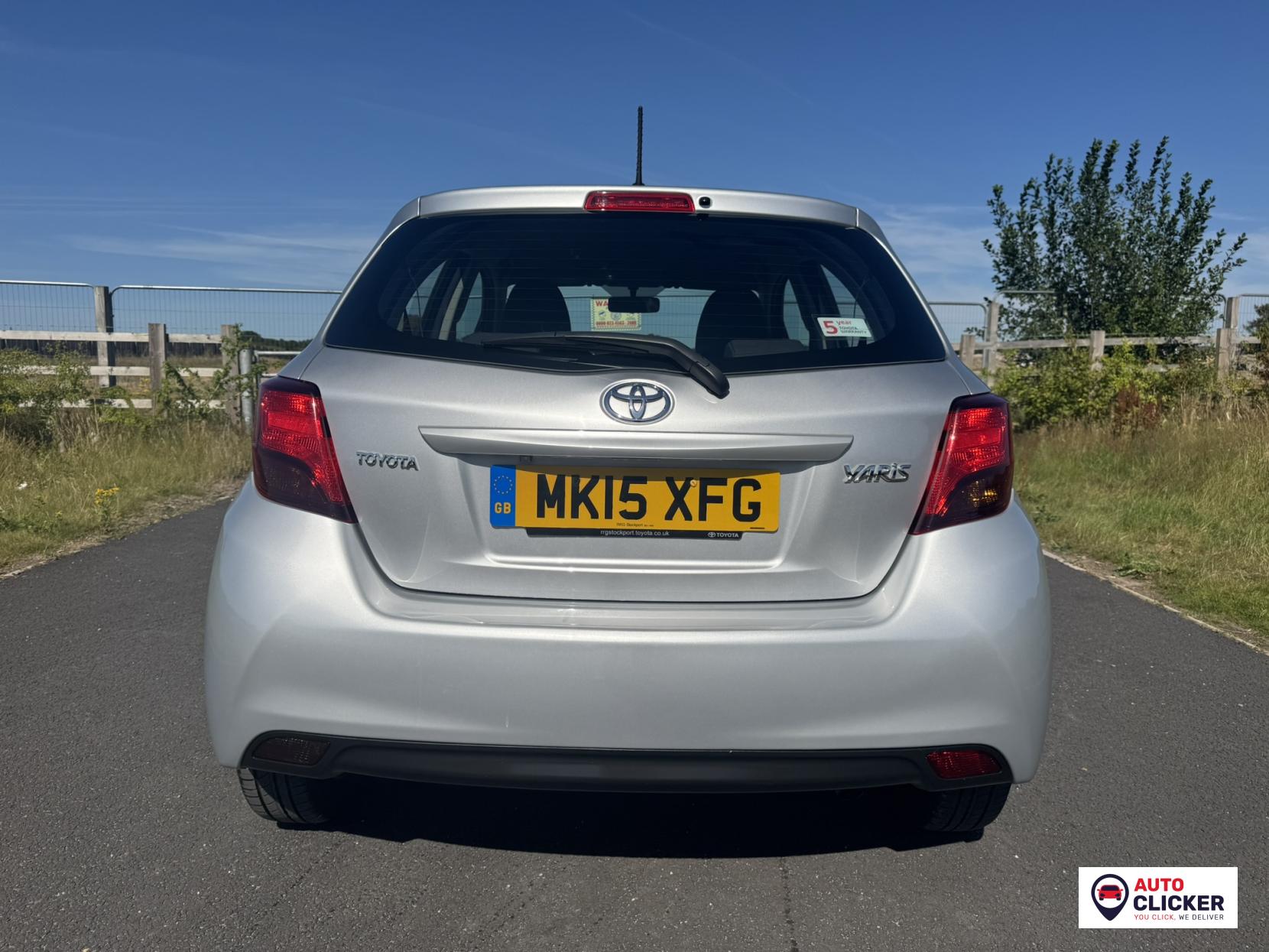 Toyota Yaris 1.33 Dual VVT-i Icon Hatchback 5dr Petrol Multidrive S Euro 5 Euro 5 (99 ps)