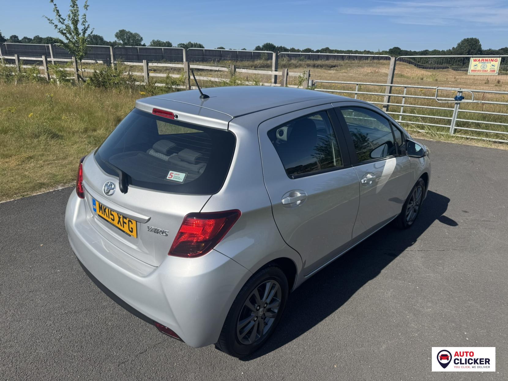 Toyota Yaris 1.33 Dual VVT-i Icon Hatchback 5dr Petrol Multidrive S Euro 5 Euro 5 (99 ps)