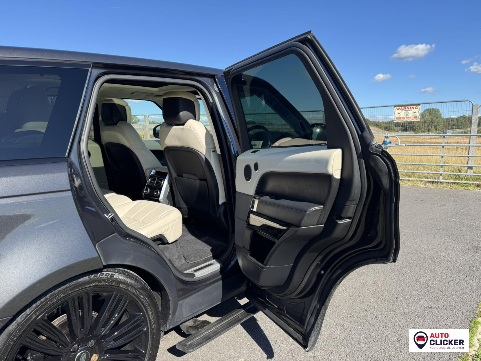 Land Rover Range Rover Sport 3.0 SD V6 Autobiography Dynamic SUV 5dr Diesel Auto 4WD Euro 6 (s/s) (306 ps)