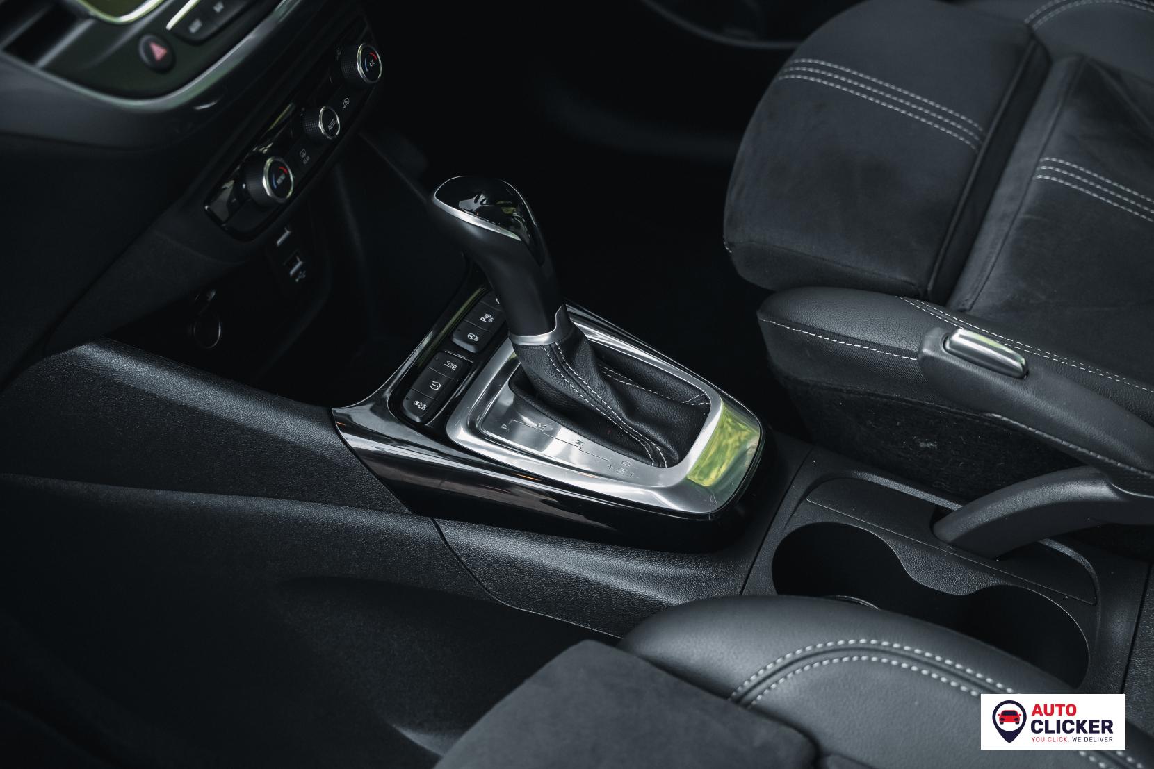 Vauxhall Crossland 1.2 Turbo Ultimate SUV 5dr Petrol Auto Euro 6 (s/s) (130 ps)