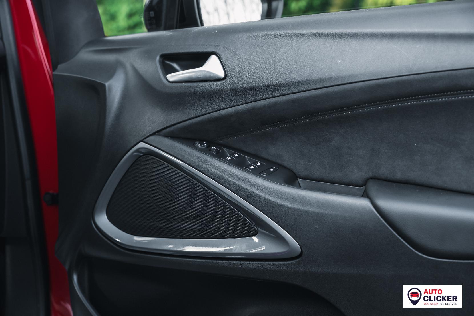 Vauxhall Crossland 1.2 Turbo Ultimate SUV 5dr Petrol Auto Euro 6 (s/s) (130 ps)