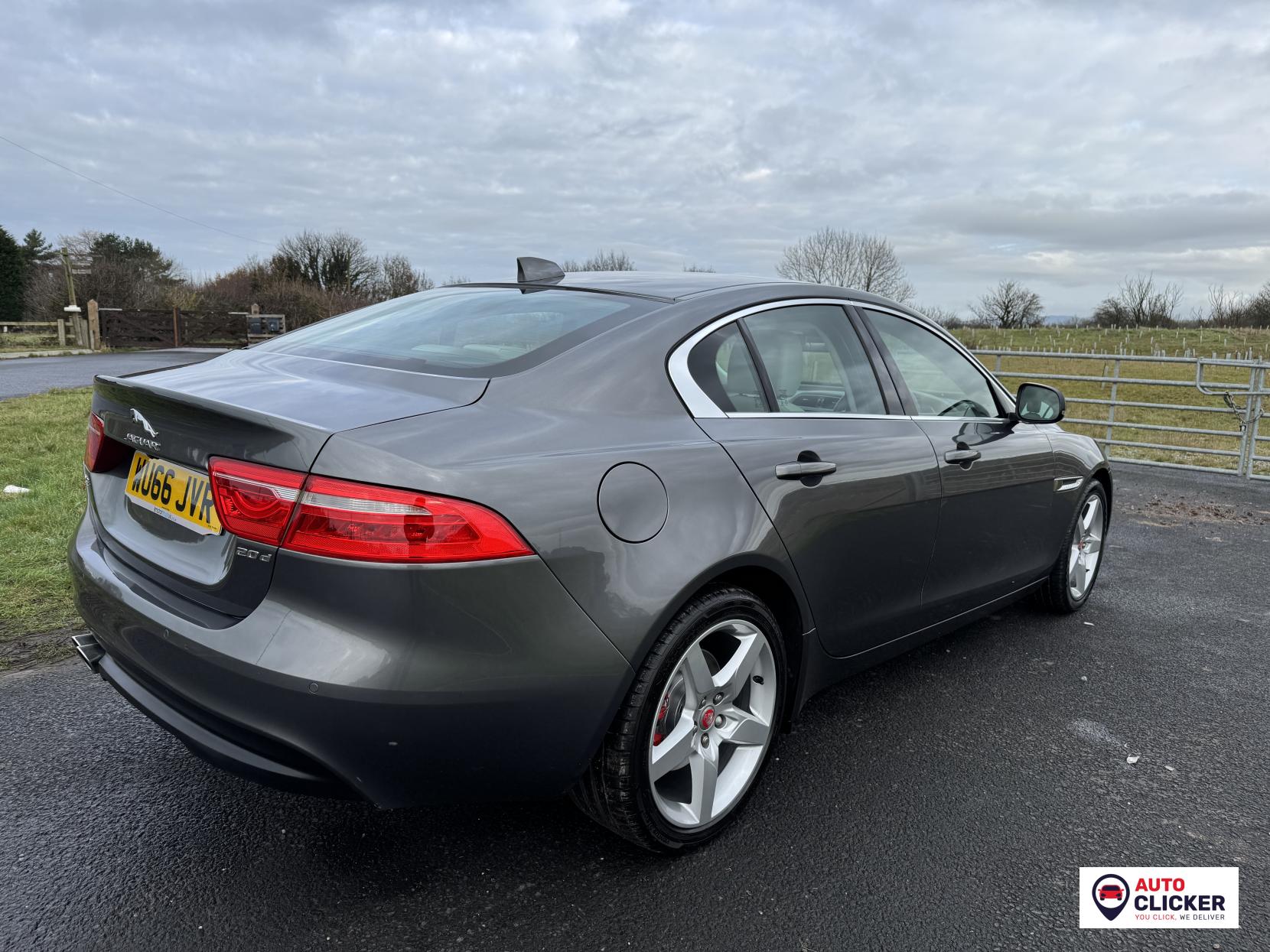 Jaguar XE 2.0d Prestige Saloon 4dr Diesel Auto Euro 6 (s/s) (180 ps)