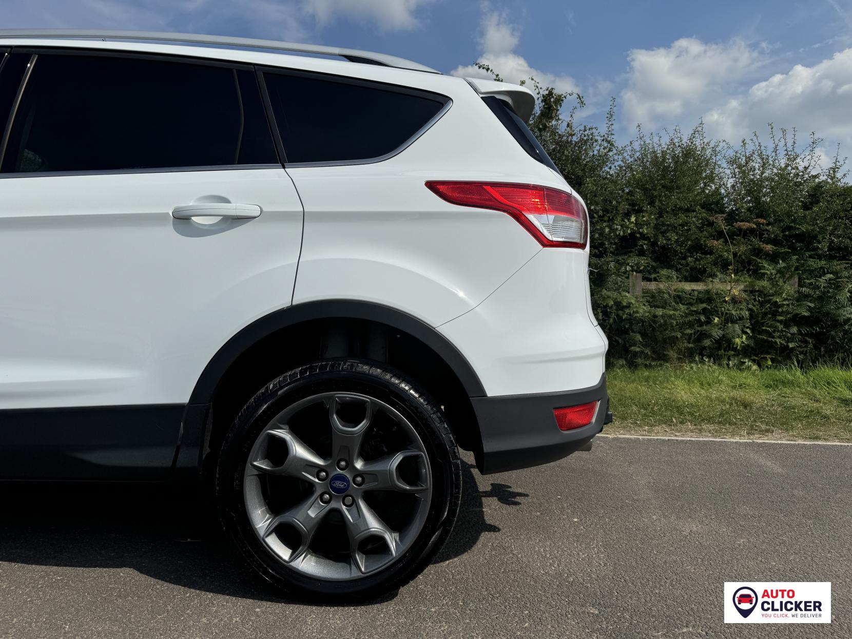 Ford Kuga 2.0 TDCi Titanium SUV 5dr Diesel Manual 2WD Euro 5 (140 ps)