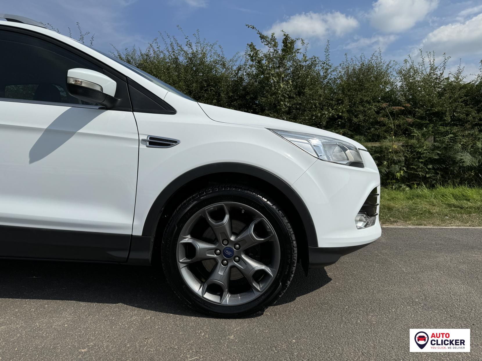 Ford Kuga 2.0 TDCi Titanium SUV 5dr Diesel Manual 2WD Euro 5 (140 ps)