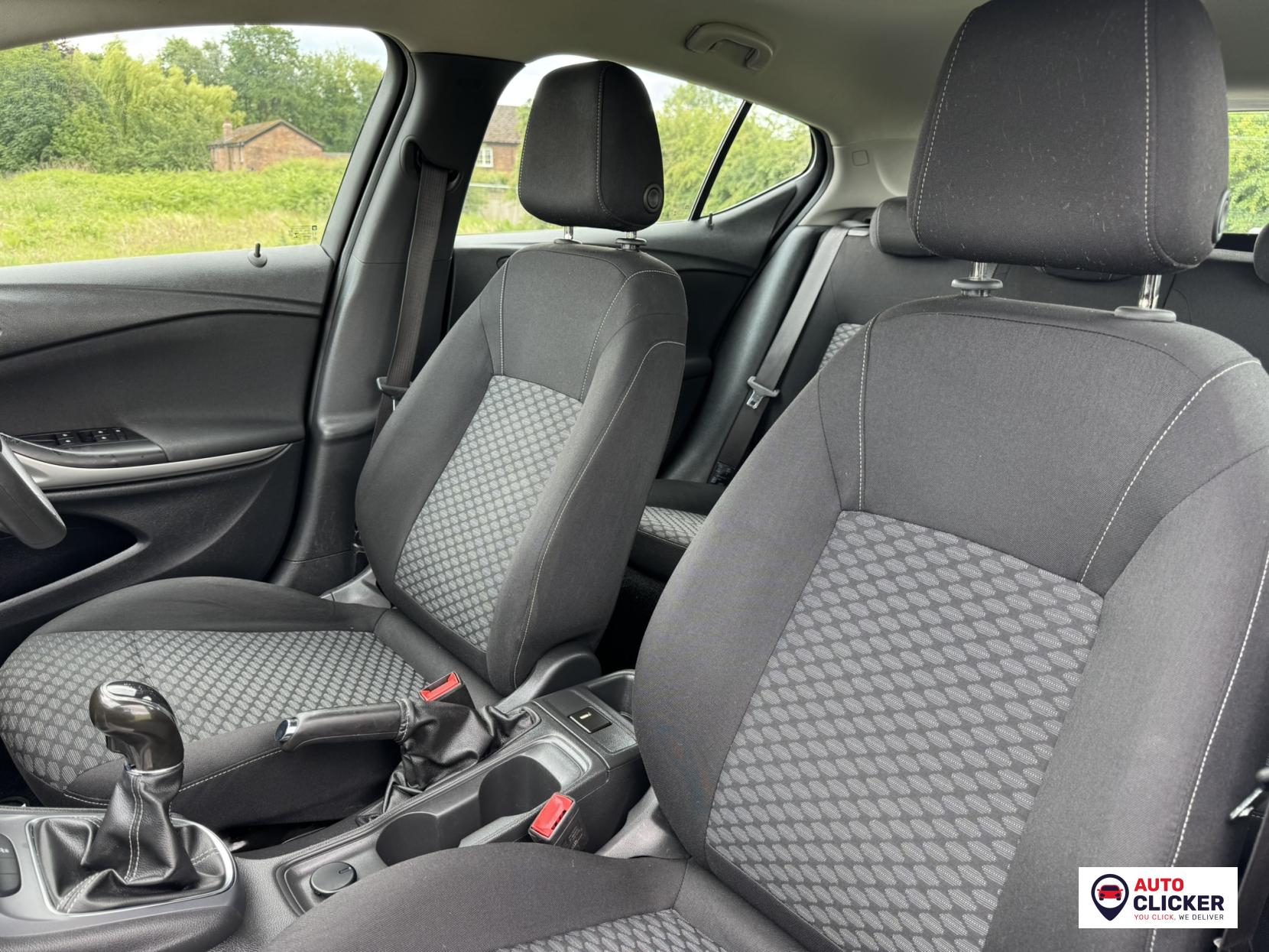 Vauxhall Astra 1.4i Turbo Design Hatchback 5dr Petrol Manual Euro 6 (125 ps)