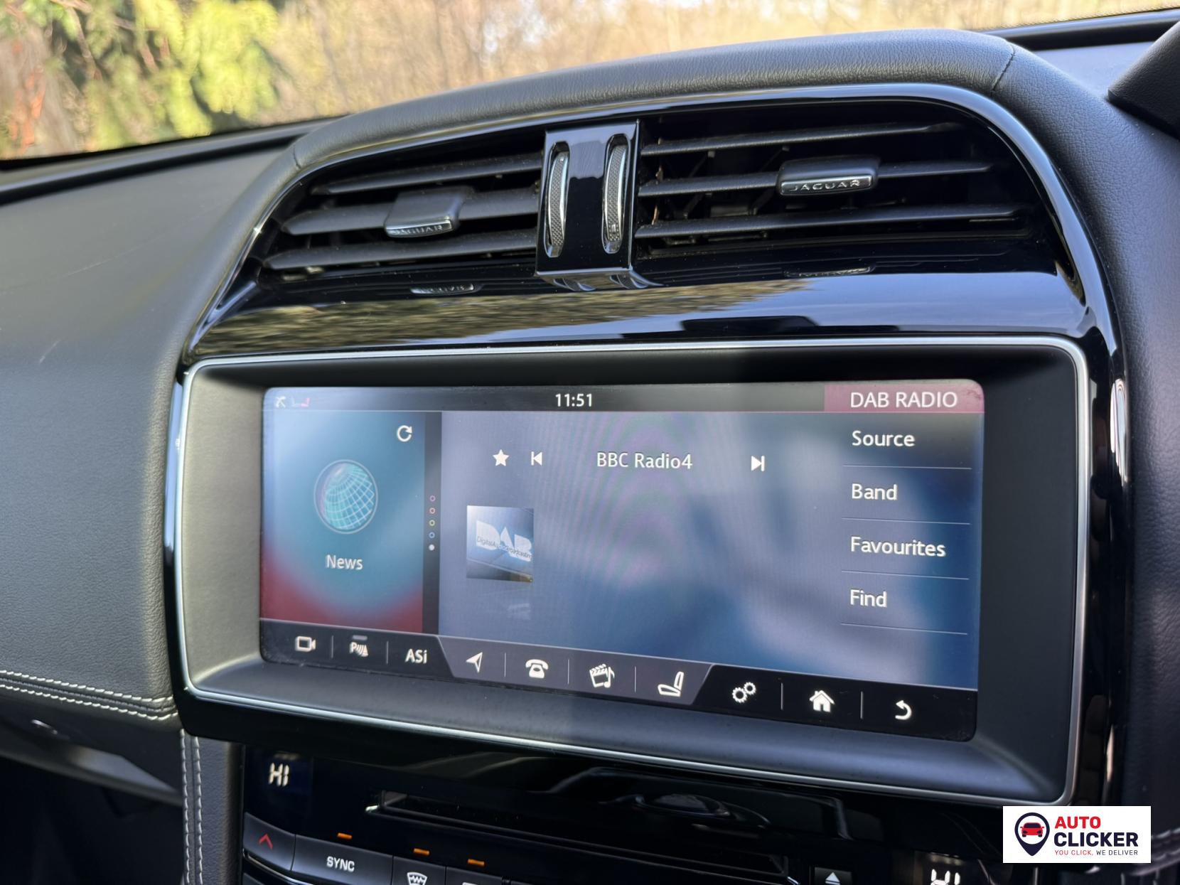 Jaguar F-PACE 3.0 D300 V6 S SUV 5dr Diesel Auto AWD Euro 6 (s/s) (300 ps)