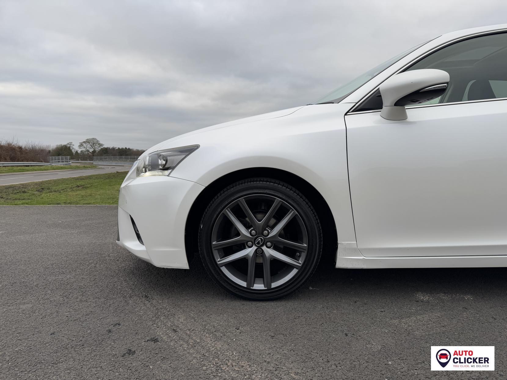 Lexus CT 1.8 200h Advance Plus Hatchback 5dr Petrol Hybrid CVT Euro 6 (s/s) (136 ps)