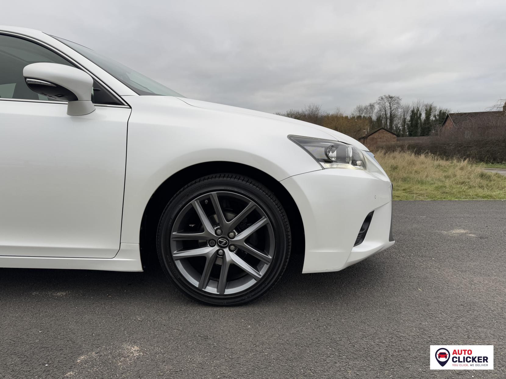 Lexus CT 1.8 200h Advance Plus Hatchback 5dr Petrol Hybrid CVT Euro 6 (s/s) (136 ps)