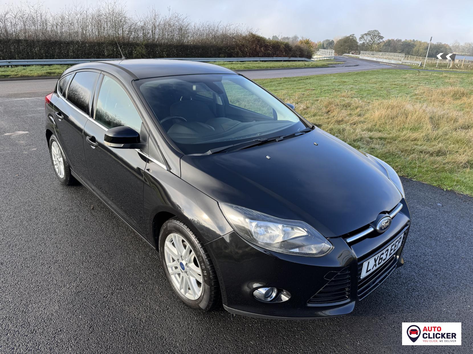 Ford Focus 1.6 Titanium Hatchback 5dr Petrol Powershift Euro 5 (125 ps)