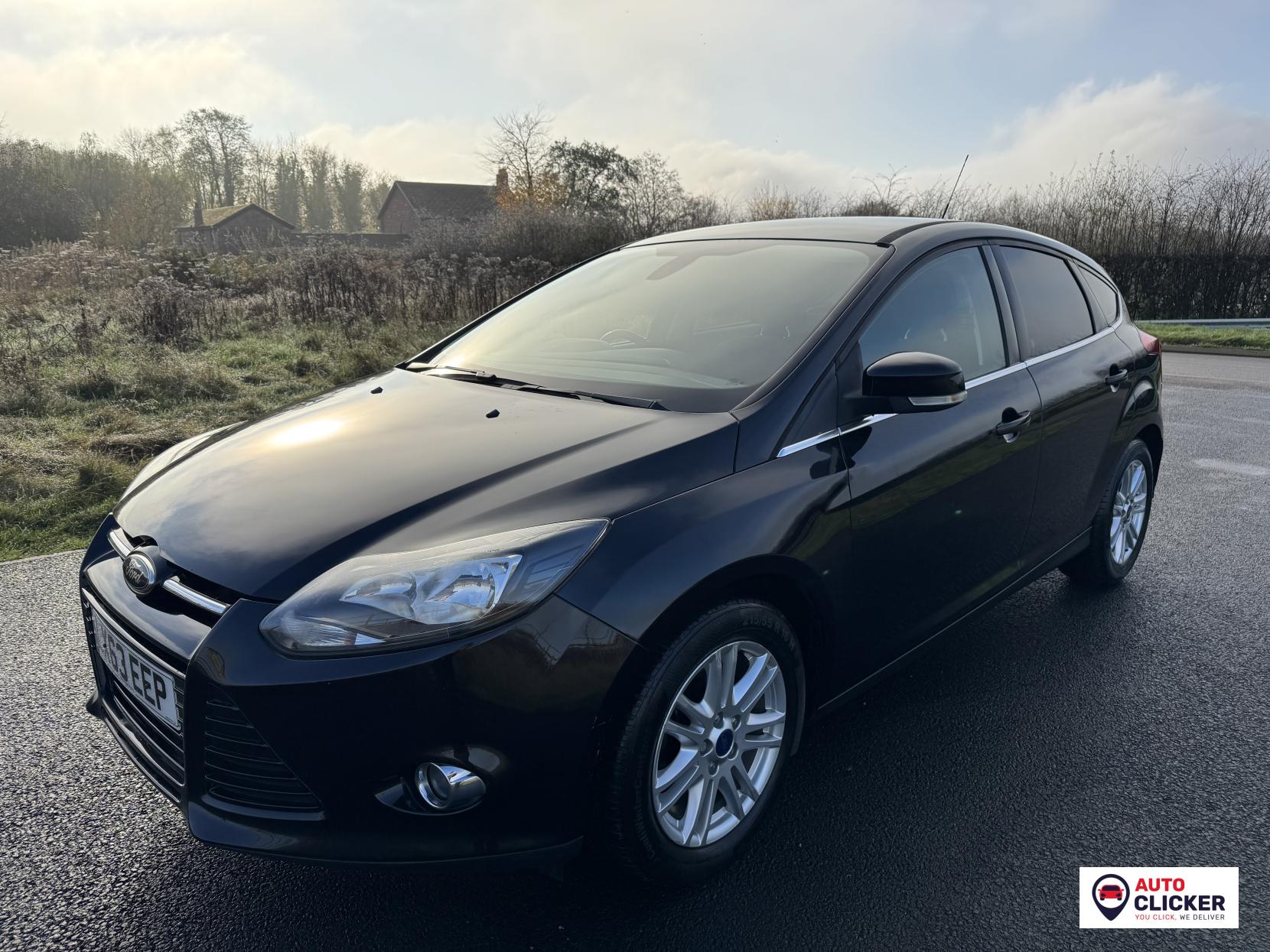 Ford Focus 1.6 Titanium Hatchback 5dr Petrol Powershift Euro 5 (125 ps)