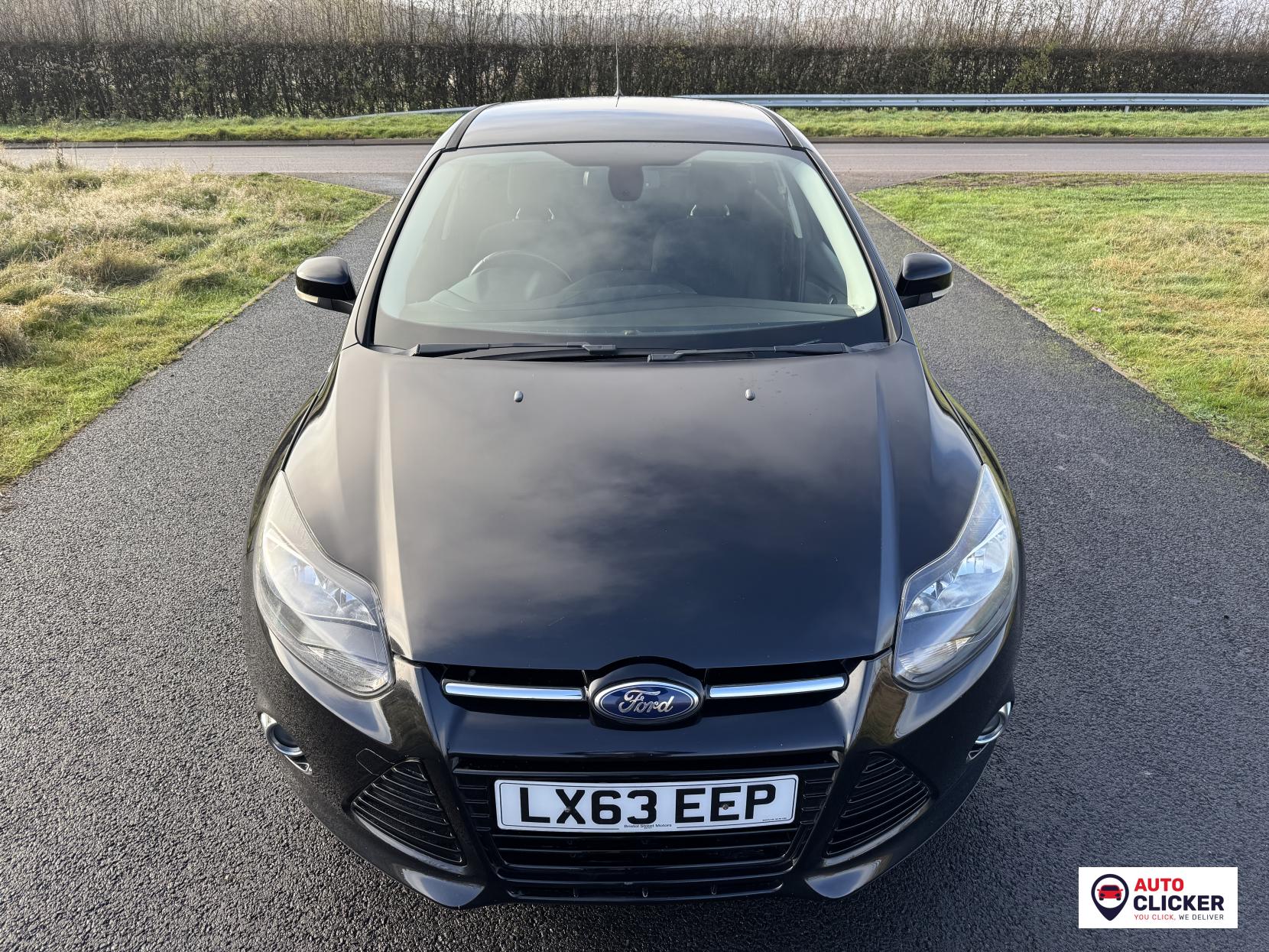 Ford Focus 1.6 Titanium Hatchback 5dr Petrol Powershift Euro 5 (125 ps)