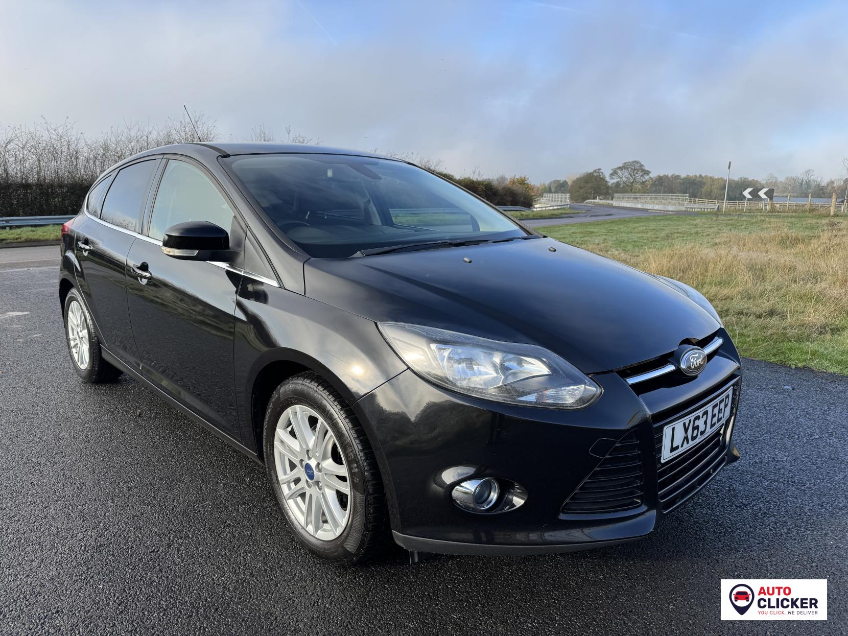 Ford Focus 1.6 Titanium Hatchback 5dr Petrol Powershift Euro 5 (125 ps)