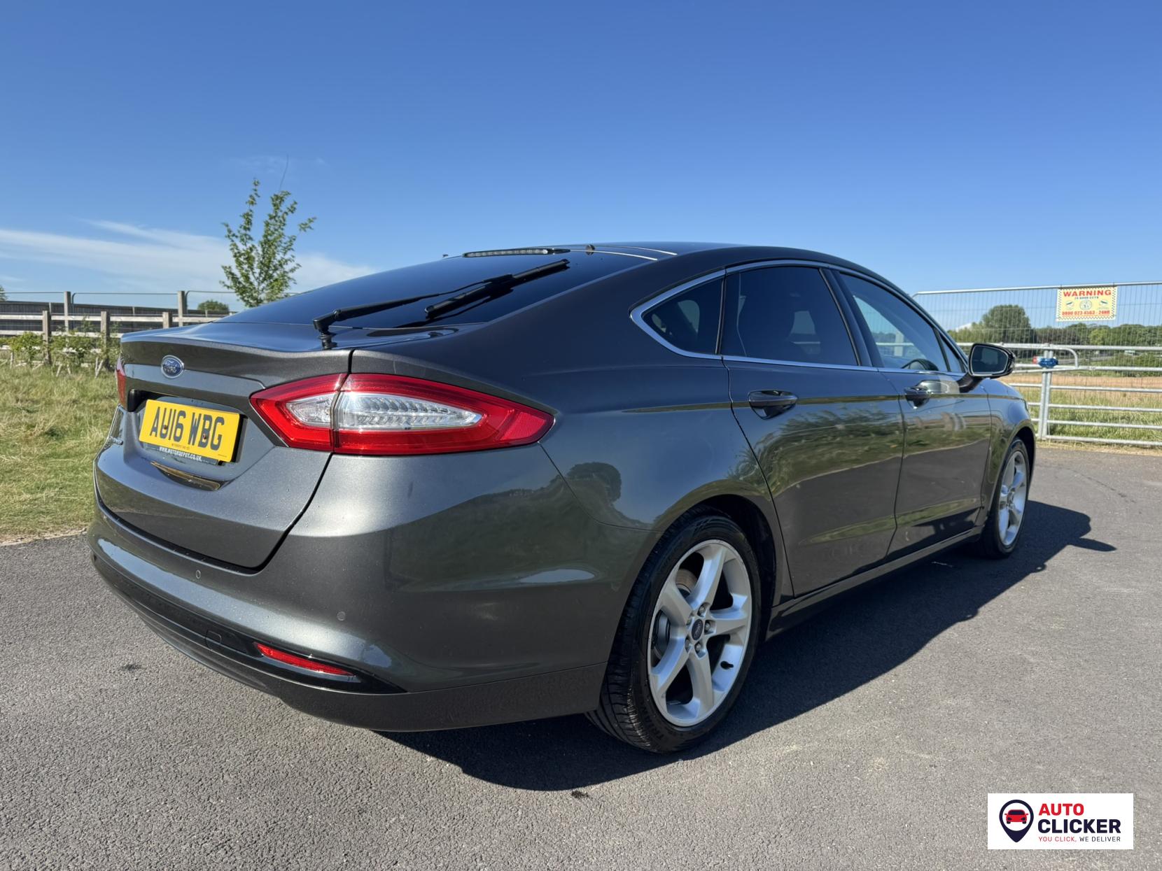 Ford Mondeo 2.0 TDCi Titanium Hatchback 5dr Diesel Manual Euro 6 (s/s) (150 ps)