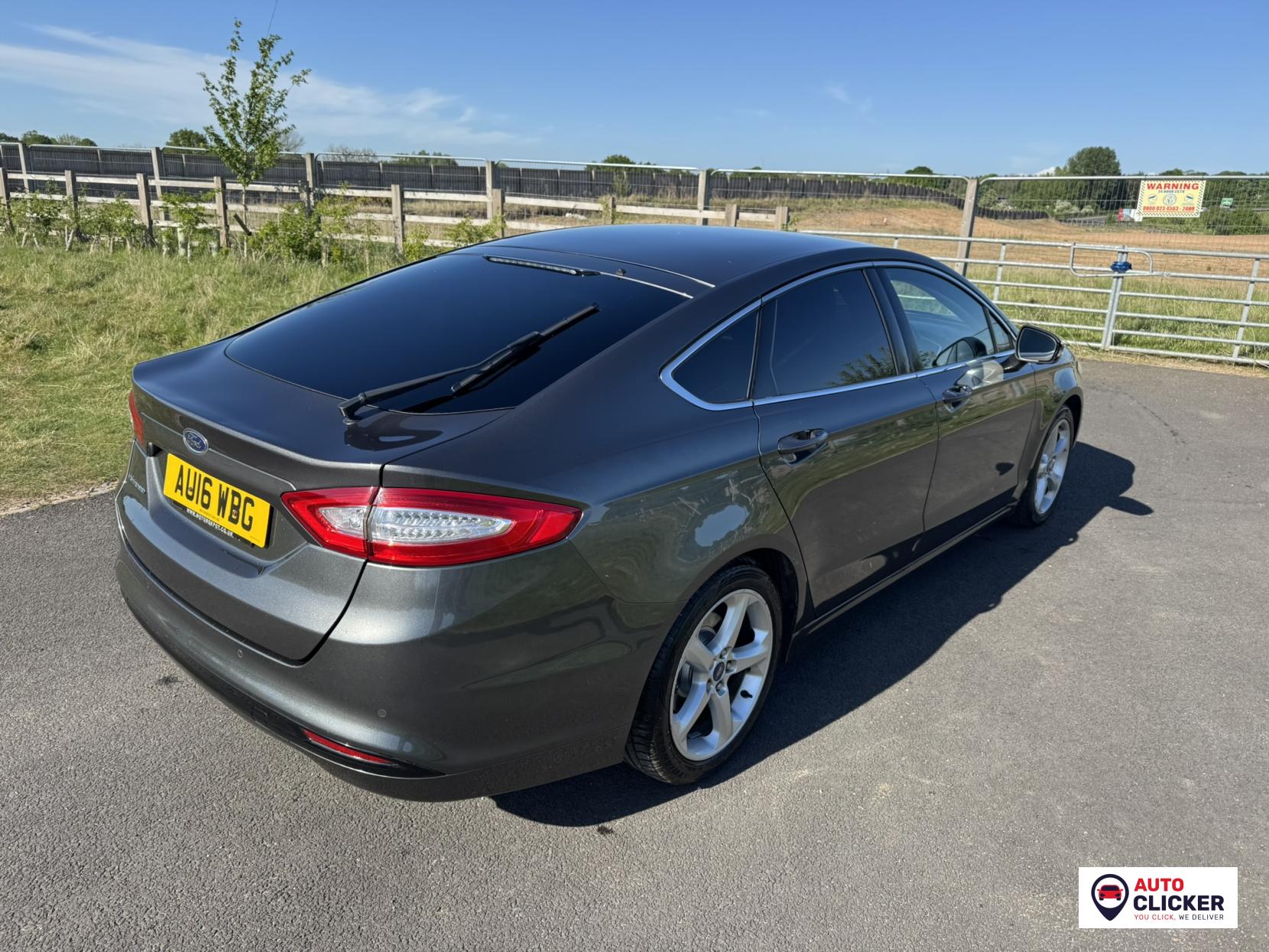 Ford Mondeo 2.0 TDCi Titanium Hatchback 5dr Diesel Manual Euro 6 (s/s) (150 ps)