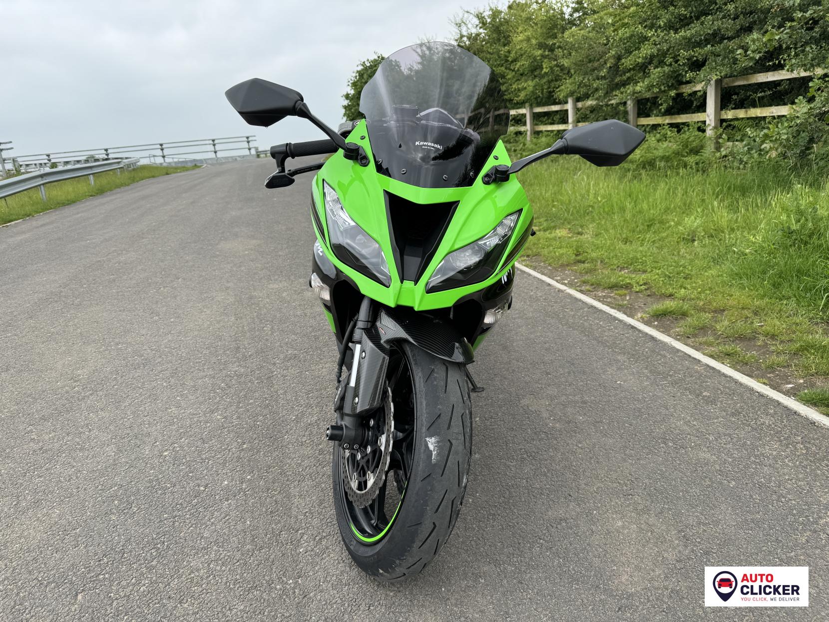 Kawasaki ZX-6R 636 Ninja (KRT Ed) Super Sports Petrol Manual (129 bhp)