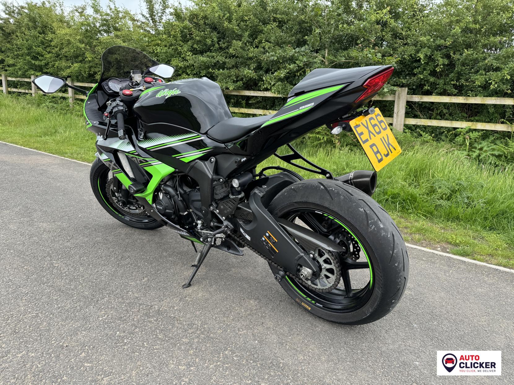 Kawasaki ZX-6R 636 Ninja (KRT Ed) Super Sports Petrol Manual (129 bhp)