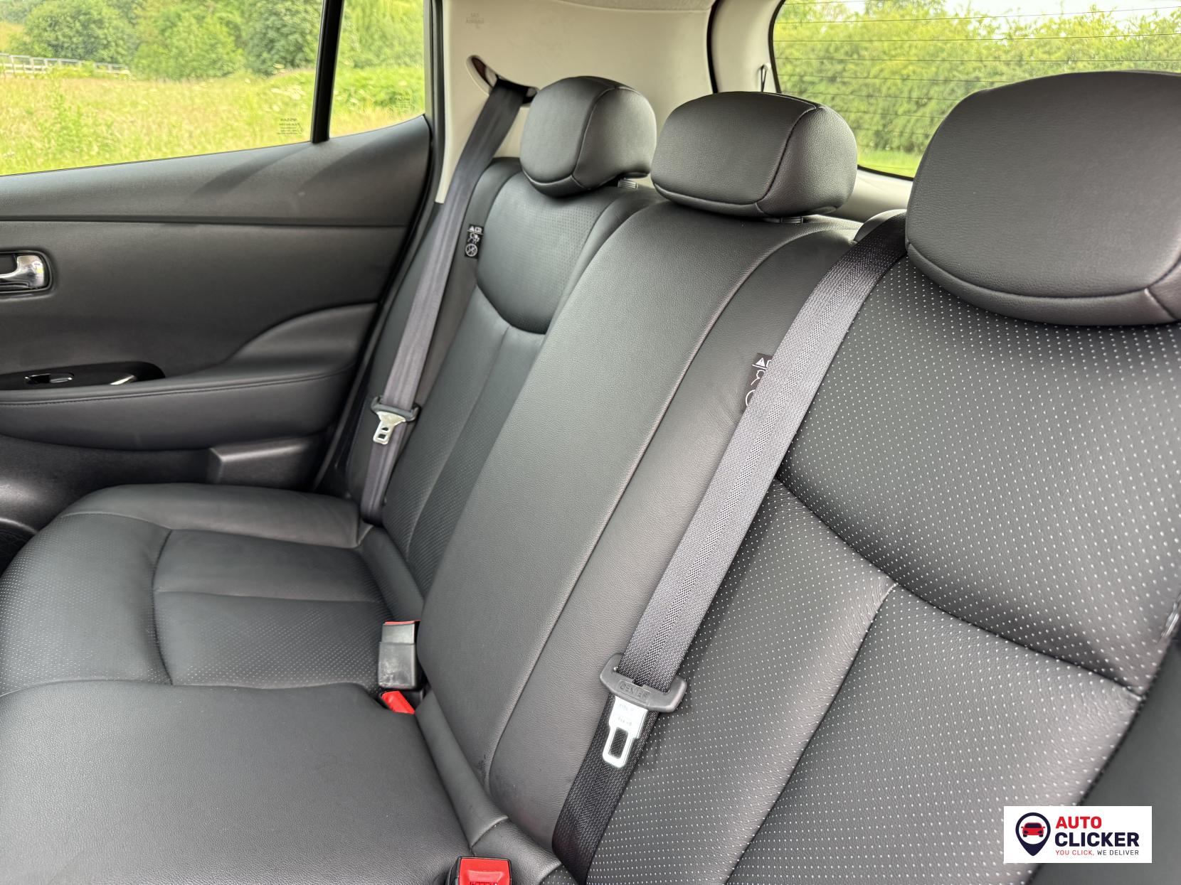 Nissan Leaf 24kWh Tekna Hatchback 5dr Electric Auto (107 bhp)