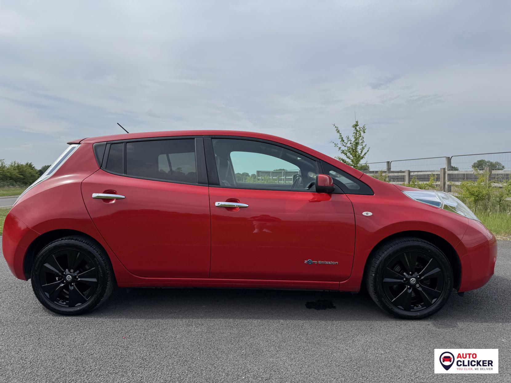 Nissan Leaf 24kWh Tekna Hatchback 5dr Electric Auto (107 bhp)