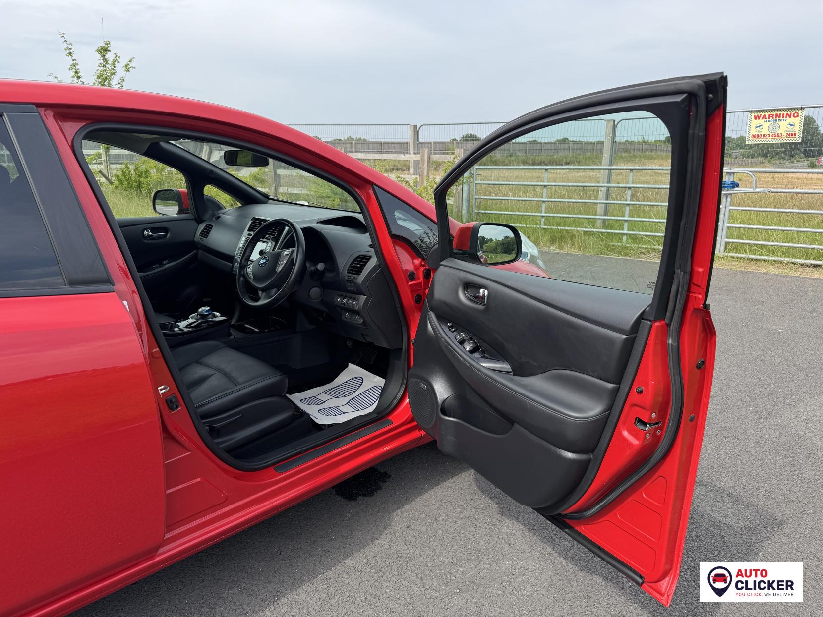 Nissan Leaf 24kWh Tekna Hatchback 5dr Electric Auto (107 bhp)
