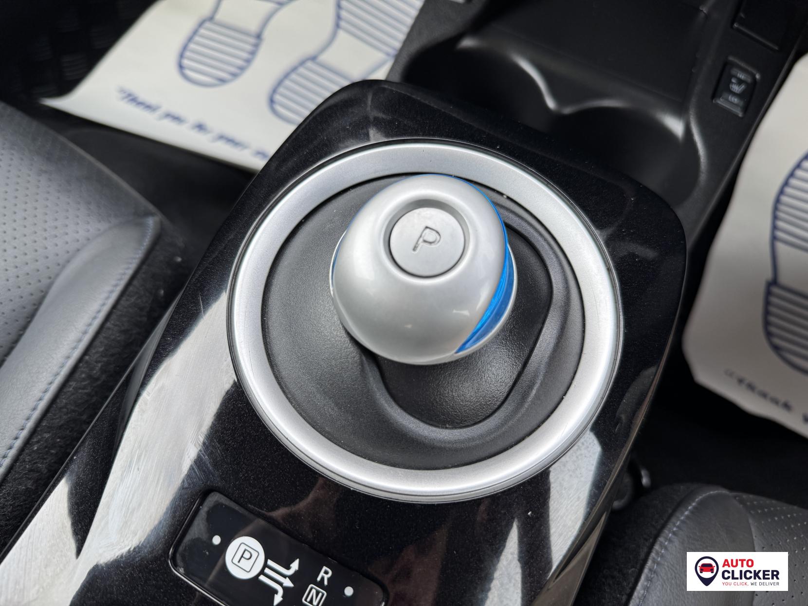 Nissan Leaf 24kWh Tekna Hatchback 5dr Electric Auto (107 bhp)