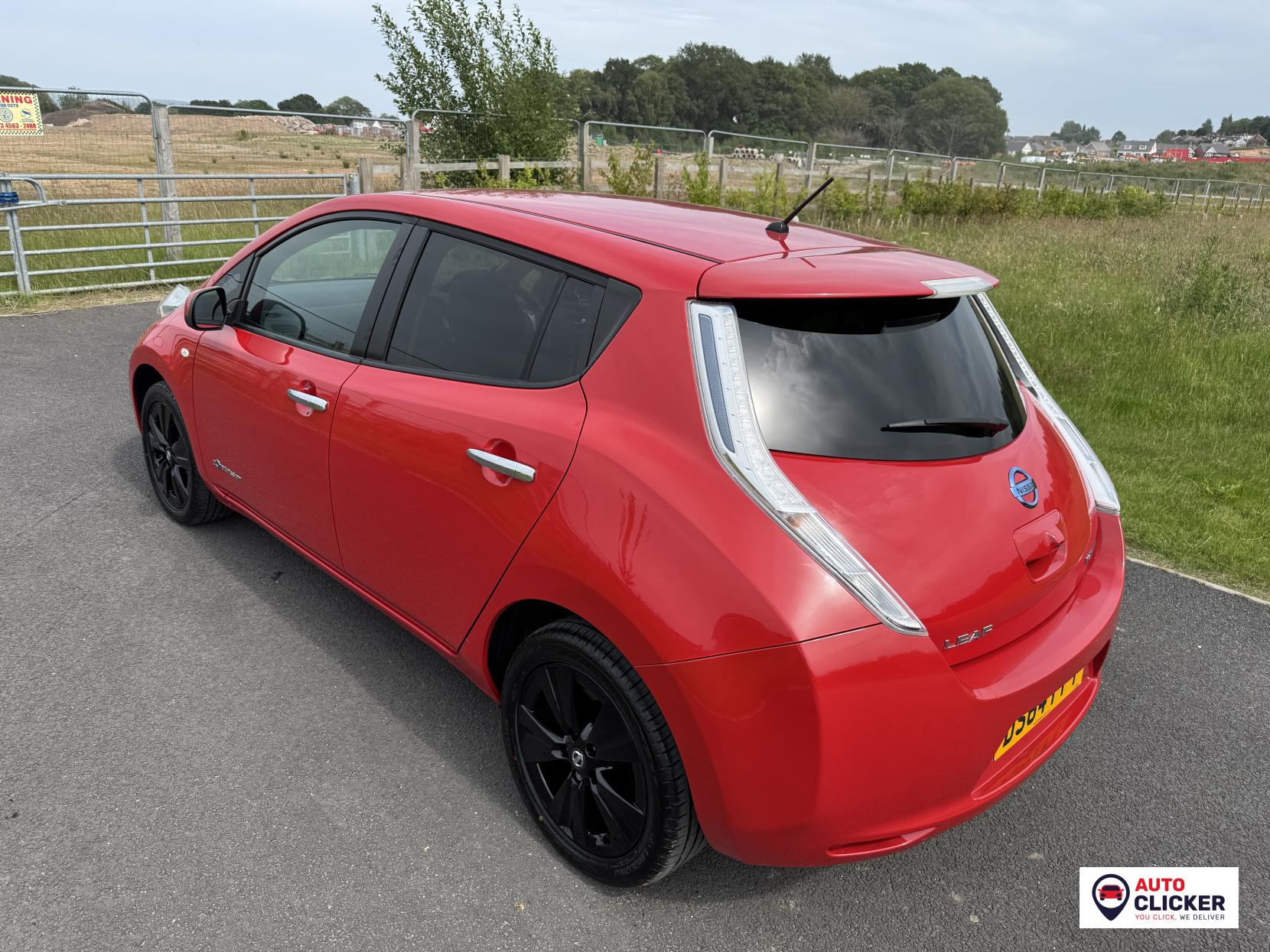Nissan Leaf 24kWh Tekna Hatchback 5dr Electric Auto (107 bhp)