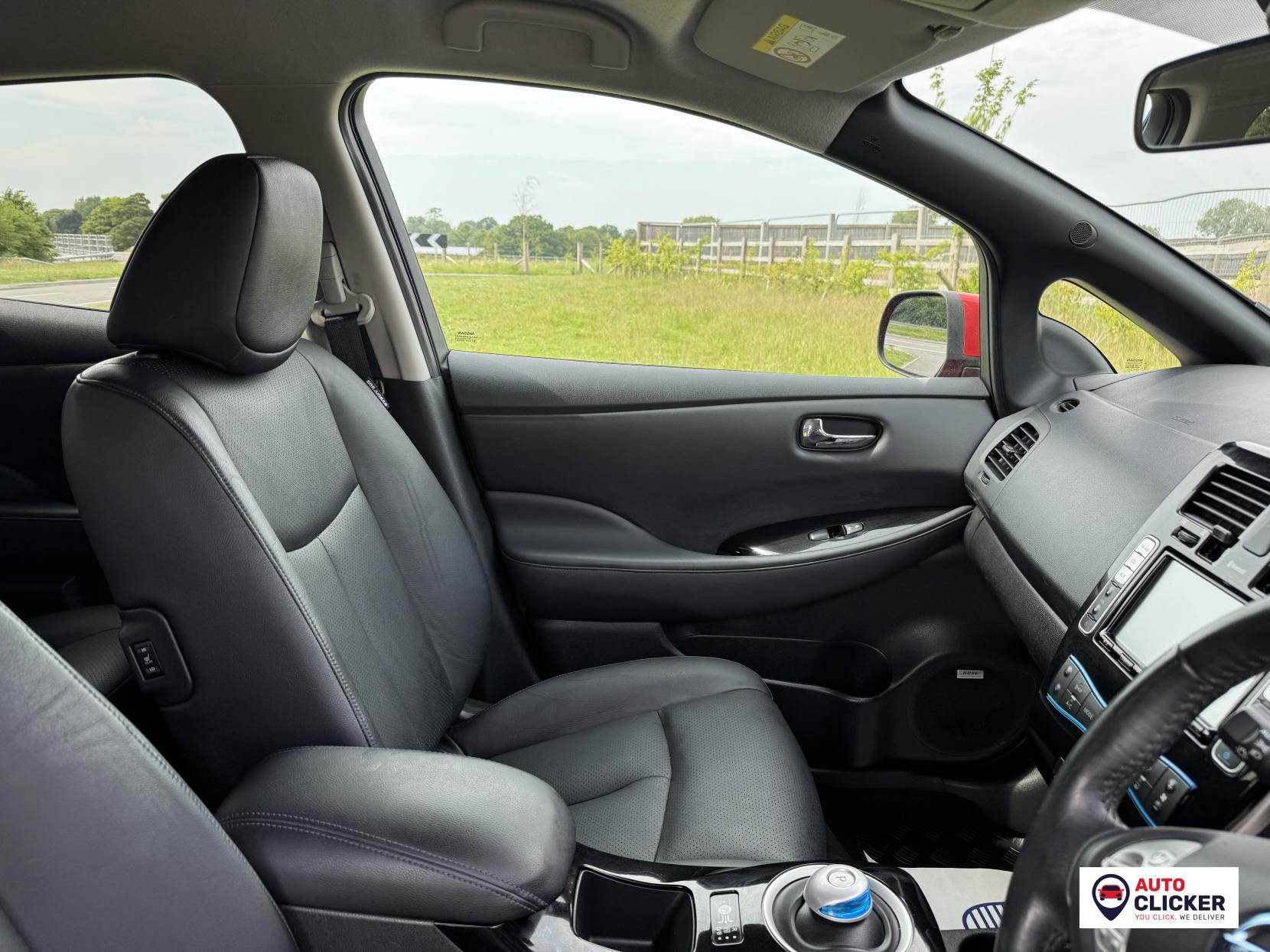 Nissan Leaf 24kWh Tekna Hatchback 5dr Electric Auto (107 bhp)
