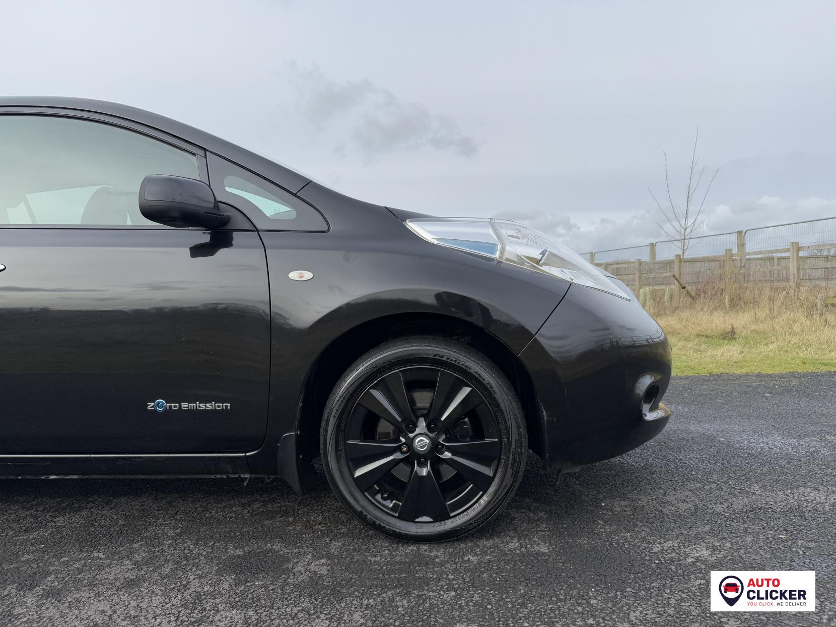 Nissan Leaf 24kWh Tekna Hatchback 5dr Electric Auto (107 bhp)