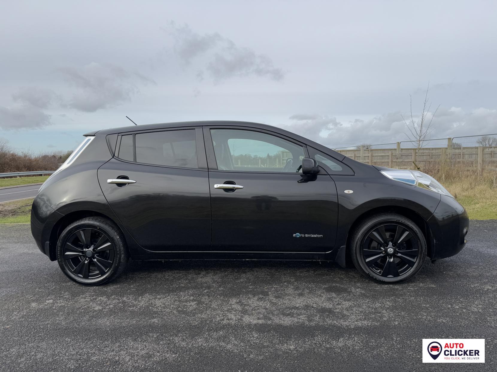 Nissan Leaf 24kWh Tekna Hatchback 5dr Electric Auto (107 bhp)