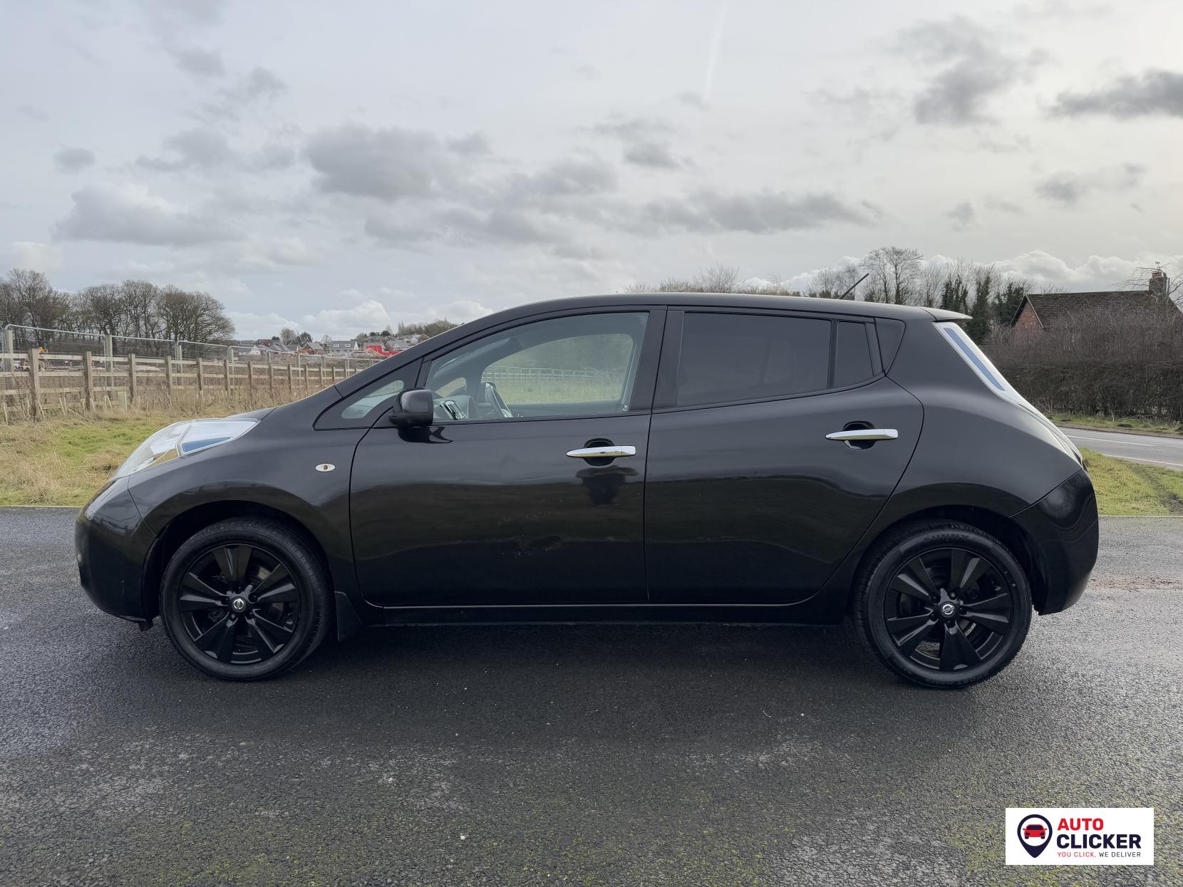 Nissan Leaf 24kWh Tekna Hatchback 5dr Electric Auto (107 bhp)