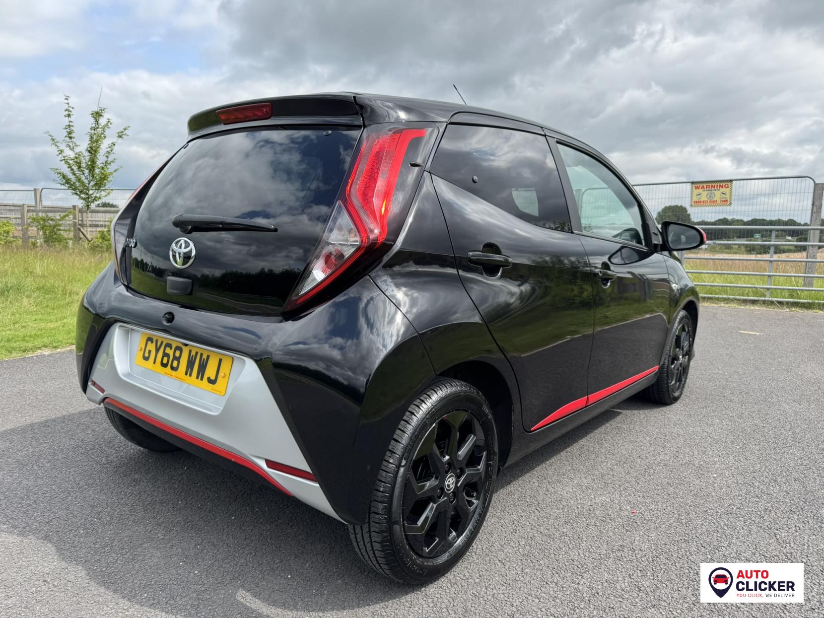 Toyota AYGO 1.0 VVT-i x-trend Funroof 5dr Petrol x-shift Euro 6 (71 ps)