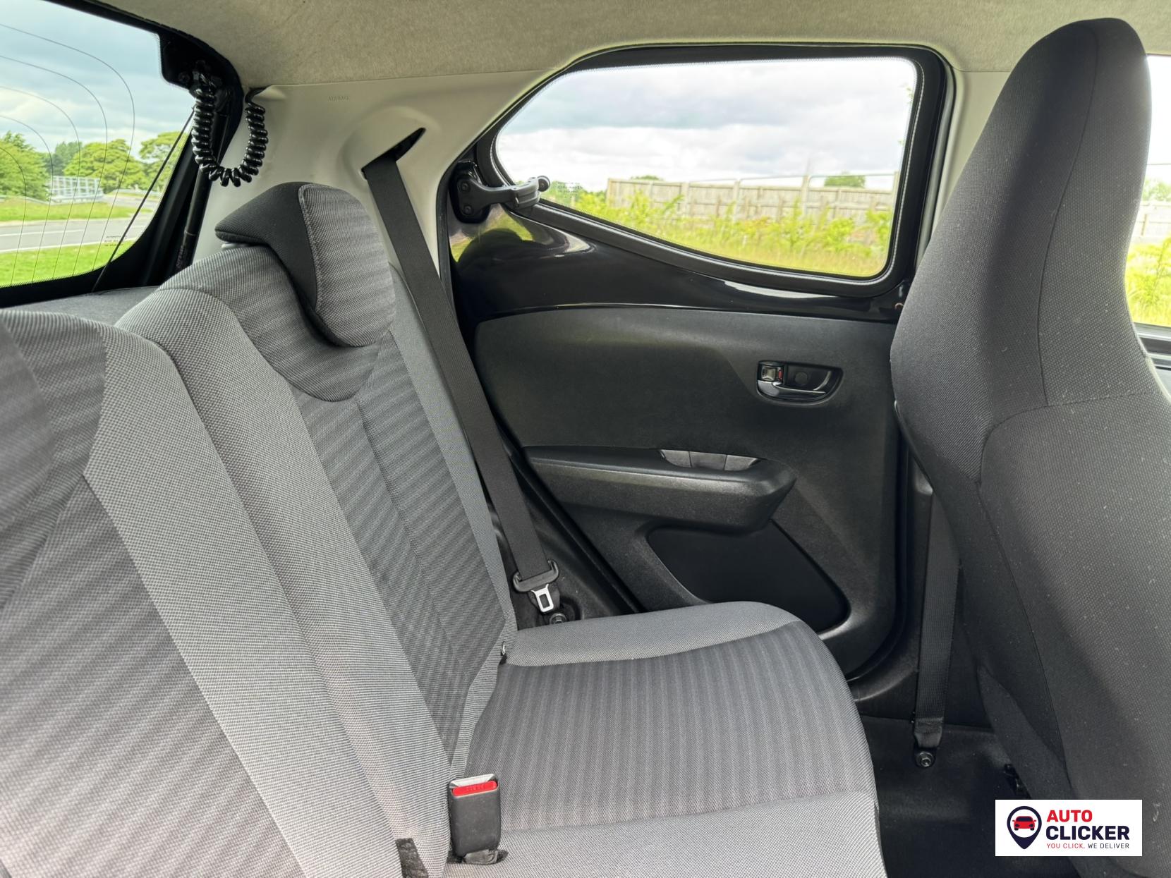 Toyota AYGO 1.0 VVT-i x-trend Funroof 5dr Petrol x-shift Euro 6 (71 ps)