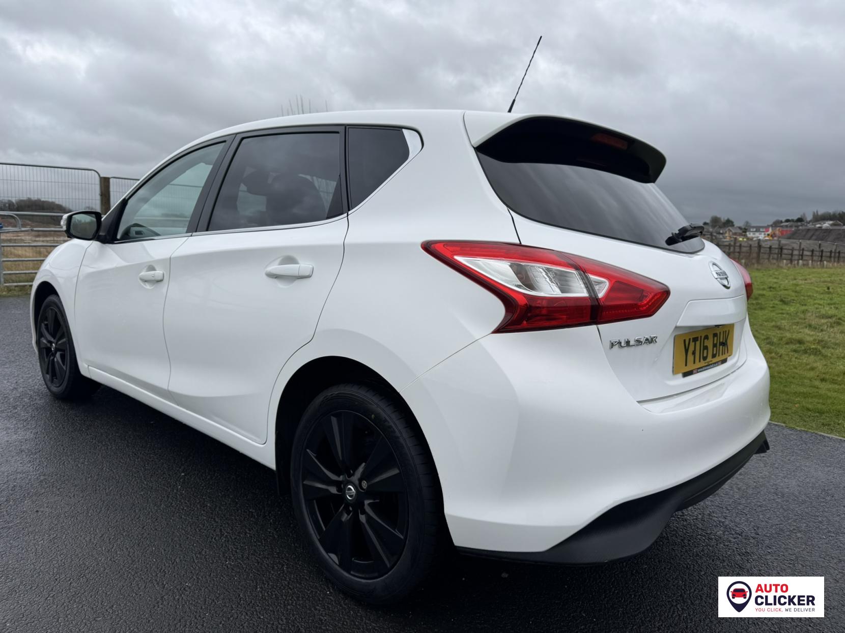 Nissan Pulsar 1.2 DIG-T Tekna Hatchback 5dr Petrol XTRON Euro 6 (s/s) (115 ps)