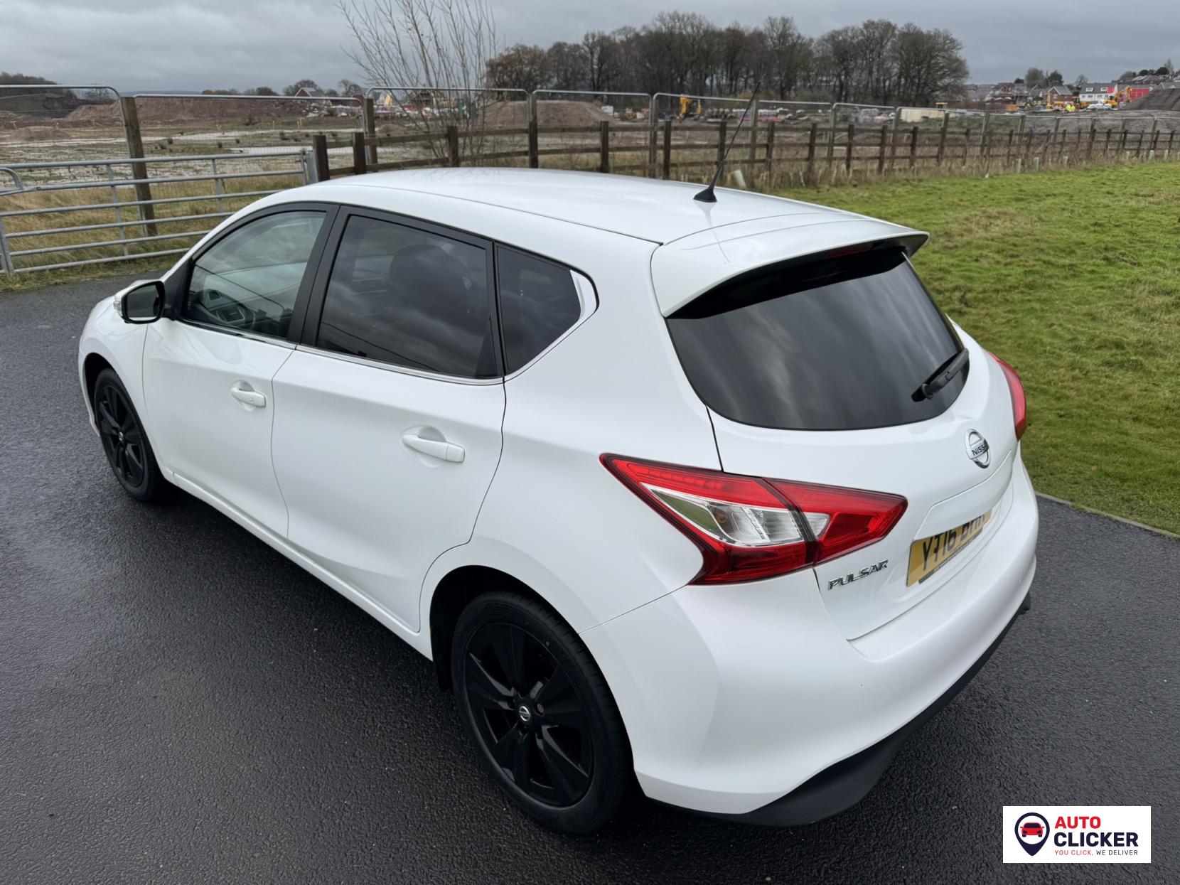 Nissan Pulsar 1.2 DIG-T Tekna Hatchback 5dr Petrol XTRON Euro 6 (s/s) (115 ps)