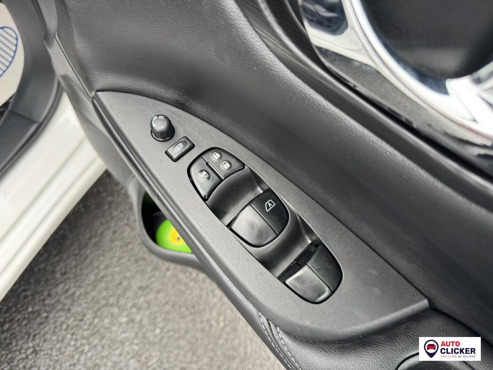 Nissan Pulsar 1.2 DIG-T Tekna Hatchback 5dr Petrol XTRON Euro 6 (s/s) (115 ps)