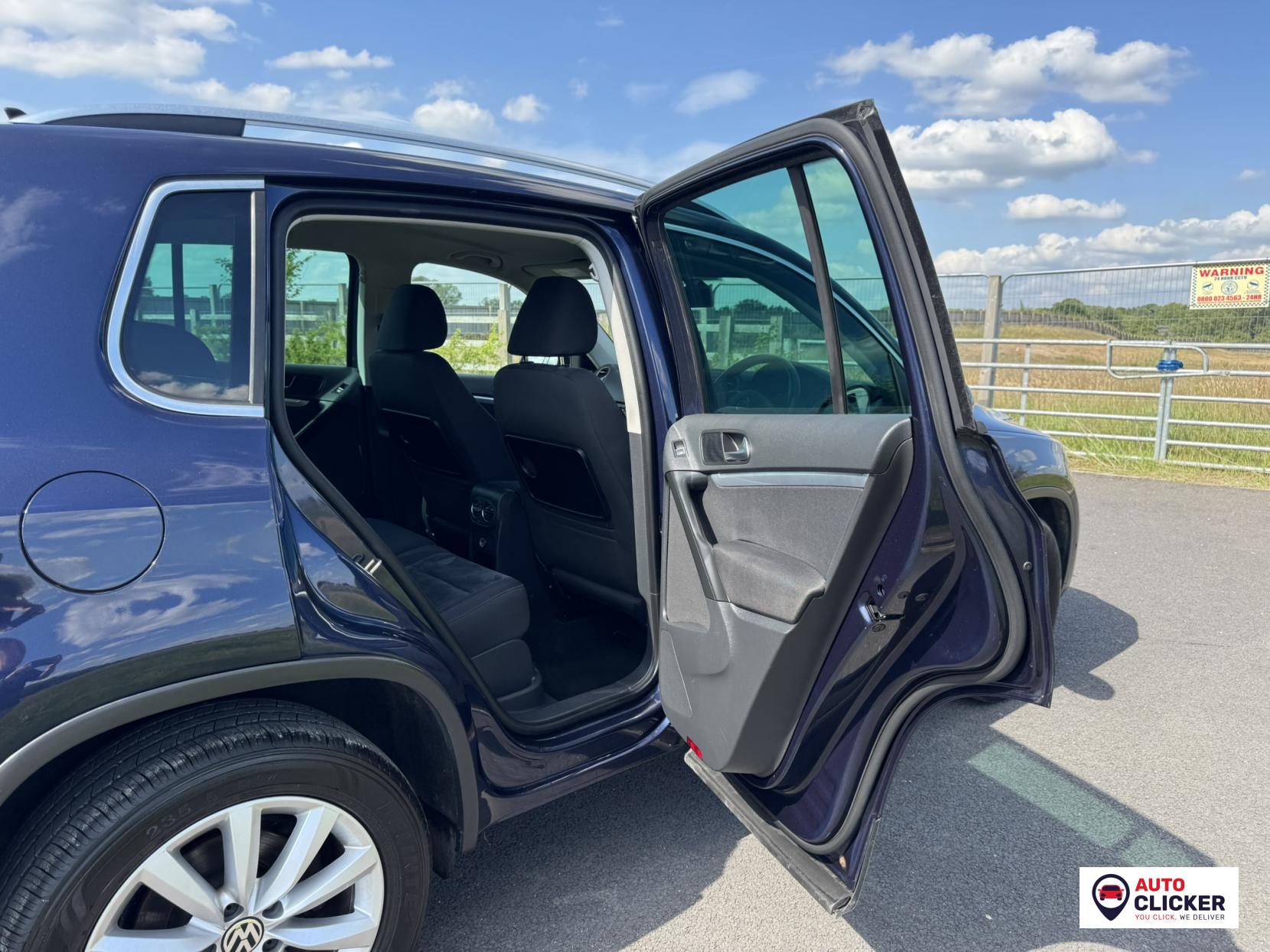Volkswagen Tiguan 2.0 TDI BlueMotion Tech Match SUV 5dr Diesel Manual 2WD Euro 5 (s/s) (140 ps)