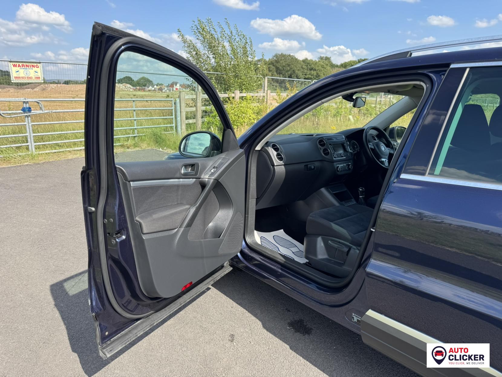Volkswagen Tiguan 2.0 TDI BlueMotion Tech Match SUV 5dr Diesel Manual 2WD Euro 5 (s/s) (140 ps)
