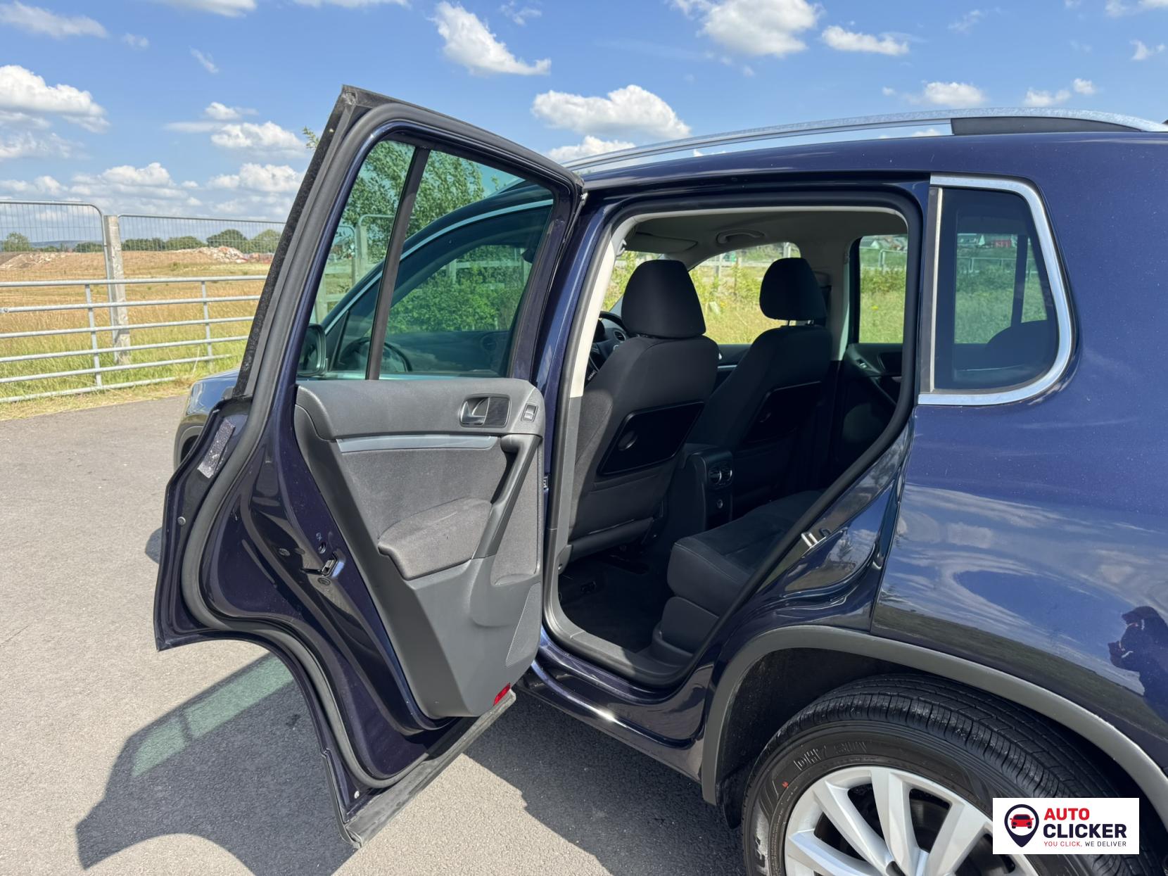Volkswagen Tiguan 2.0 TDI BlueMotion Tech Match SUV 5dr Diesel Manual 2WD Euro 5 (s/s) (140 ps)