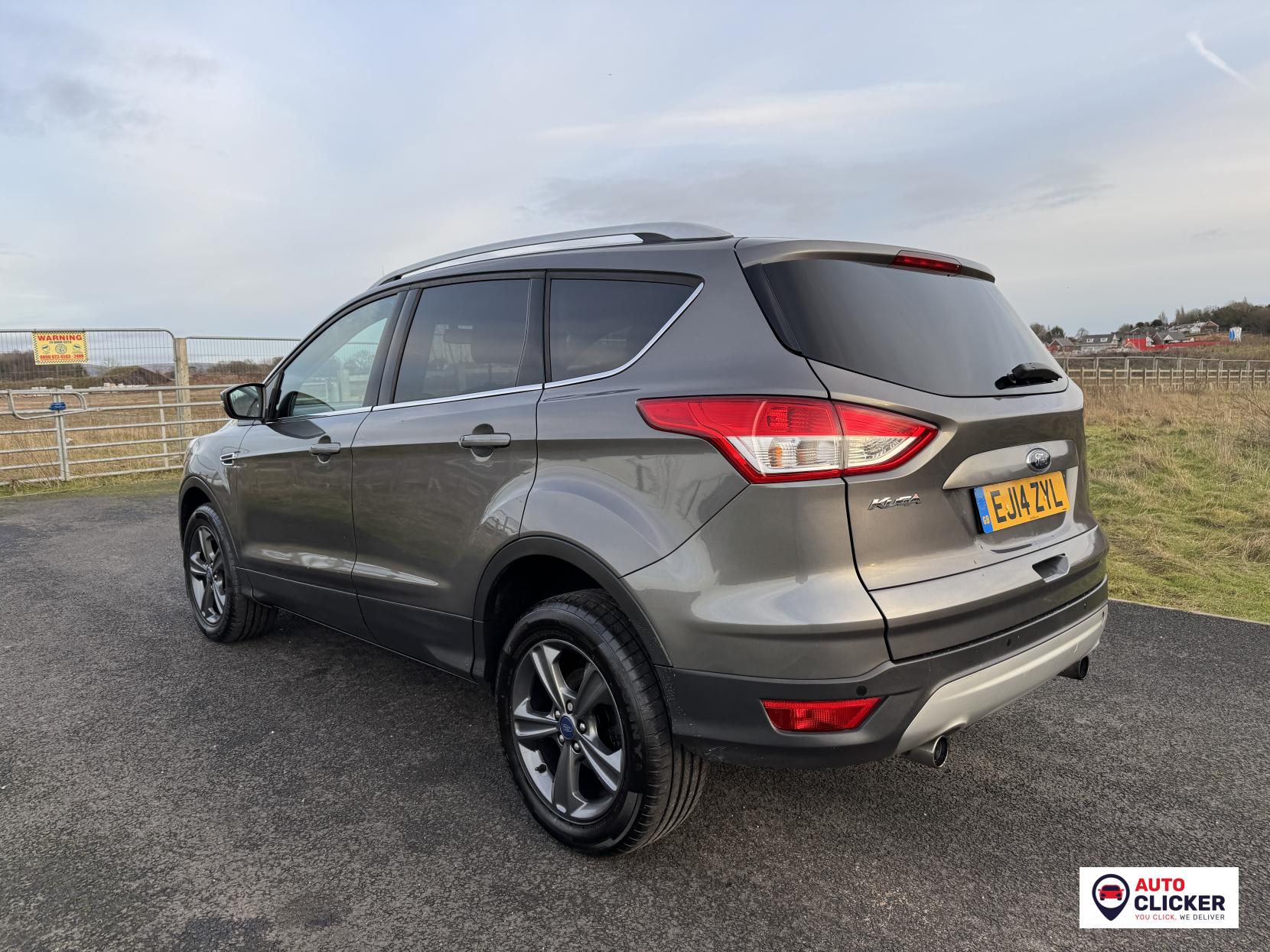 Ford Kuga 2.0 TDCi Zetec SUV 5dr Diesel Powershift AWD Euro 5 (140 ps)