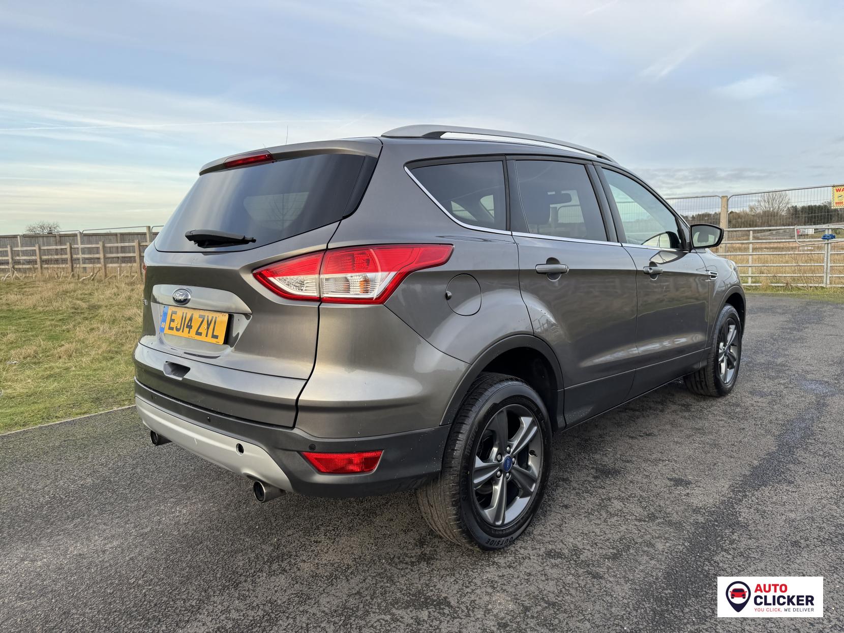 Ford Kuga 2.0 TDCi Zetec SUV 5dr Diesel Powershift AWD Euro 5 (140 ps)