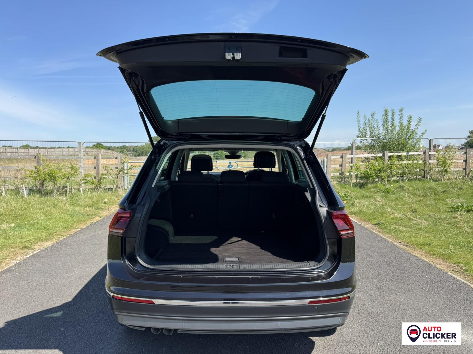 Volkswagen Tiguan 2.0 TDI SEL SUV 5dr Diesel DSG 4Motion Euro 6 (s/s) (150 ps)