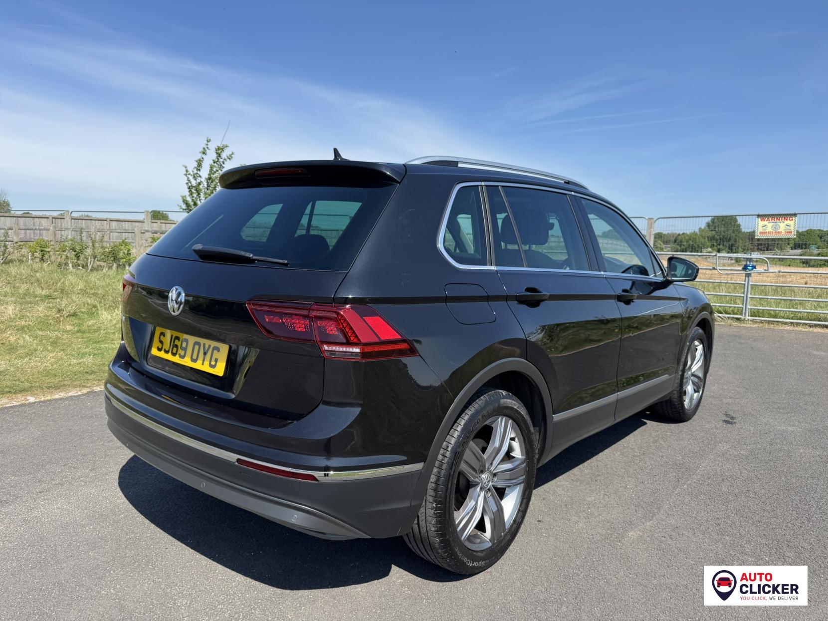 Volkswagen Tiguan 2.0 TDI SEL SUV 5dr Diesel DSG 4Motion Euro 6 (s/s) (150 ps)