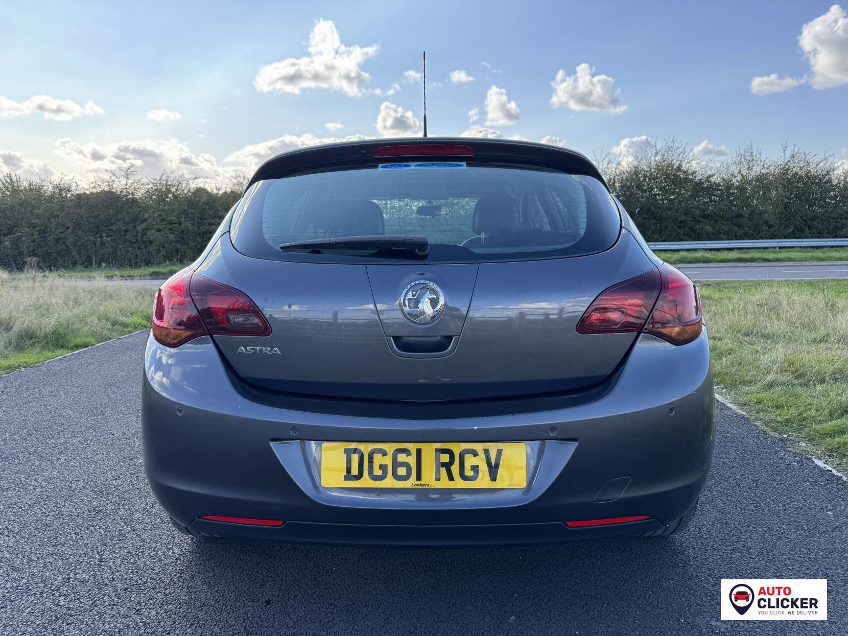 Vauxhall Astra 1.4 16v SRi Hatchback 5dr Petrol Manual Euro 5 (100 ps)