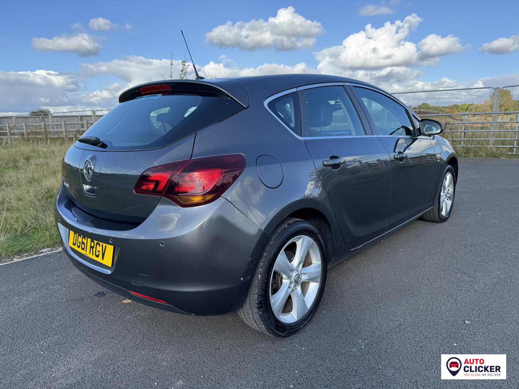 Vauxhall Astra 1.4 16v SRi Hatchback 5dr Petrol Manual Euro 5 (100 ps)