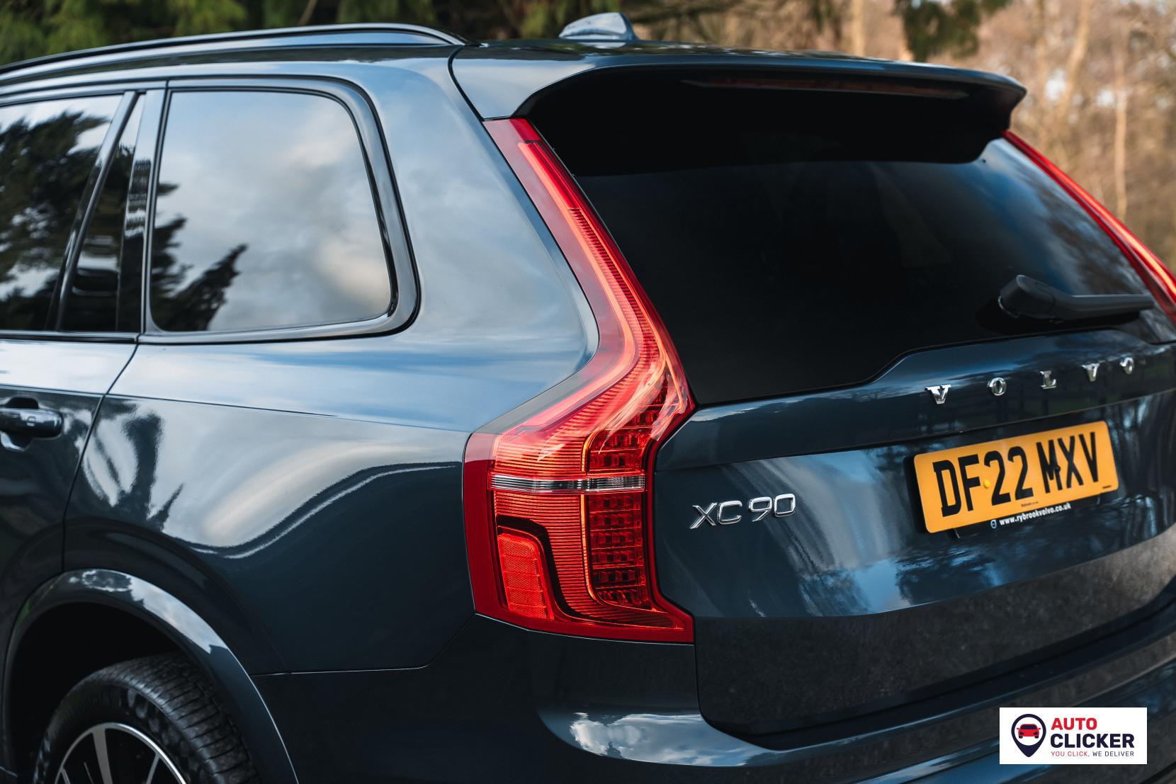 Volvo XC90 2.0h T8 Recharge 18.8kWh Ultimate Dark SUV 5dr Petrol Plug-in Hybrid Auto 4WD Euro 6 (s/s) (455 ps)