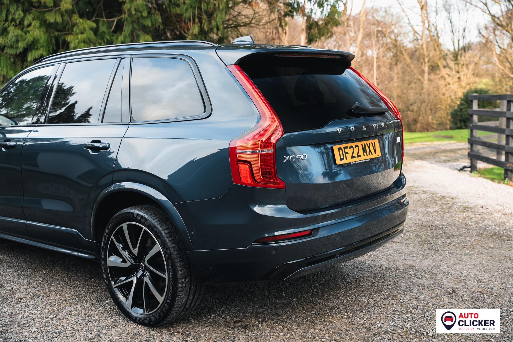 Volvo XC90 2.0h T8 Recharge 18.8kWh Ultimate Dark SUV 5dr Petrol Plug-in Hybrid Auto 4WD Euro 6 (s/s) (455 ps)