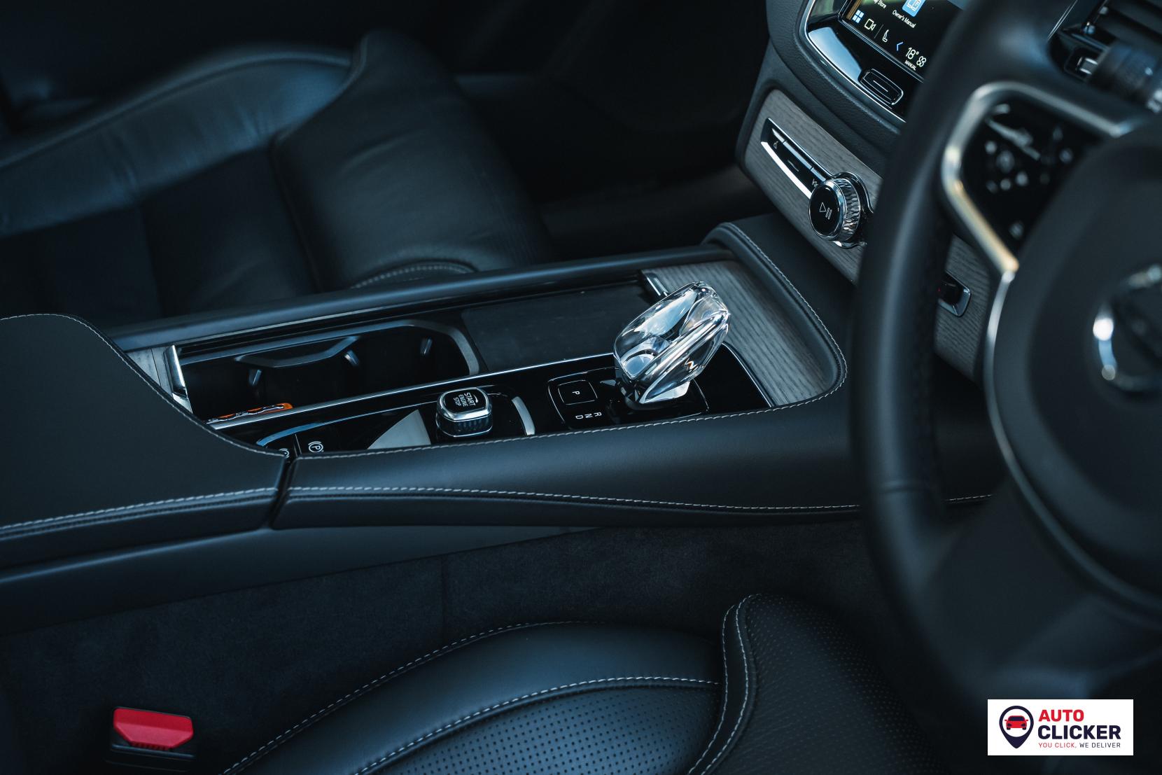 Volvo XC90 2.0h T8 Recharge 18.8kWh Ultimate Dark SUV 5dr Petrol Plug-in Hybrid Auto 4WD Euro 6 (s/s) (455 ps)