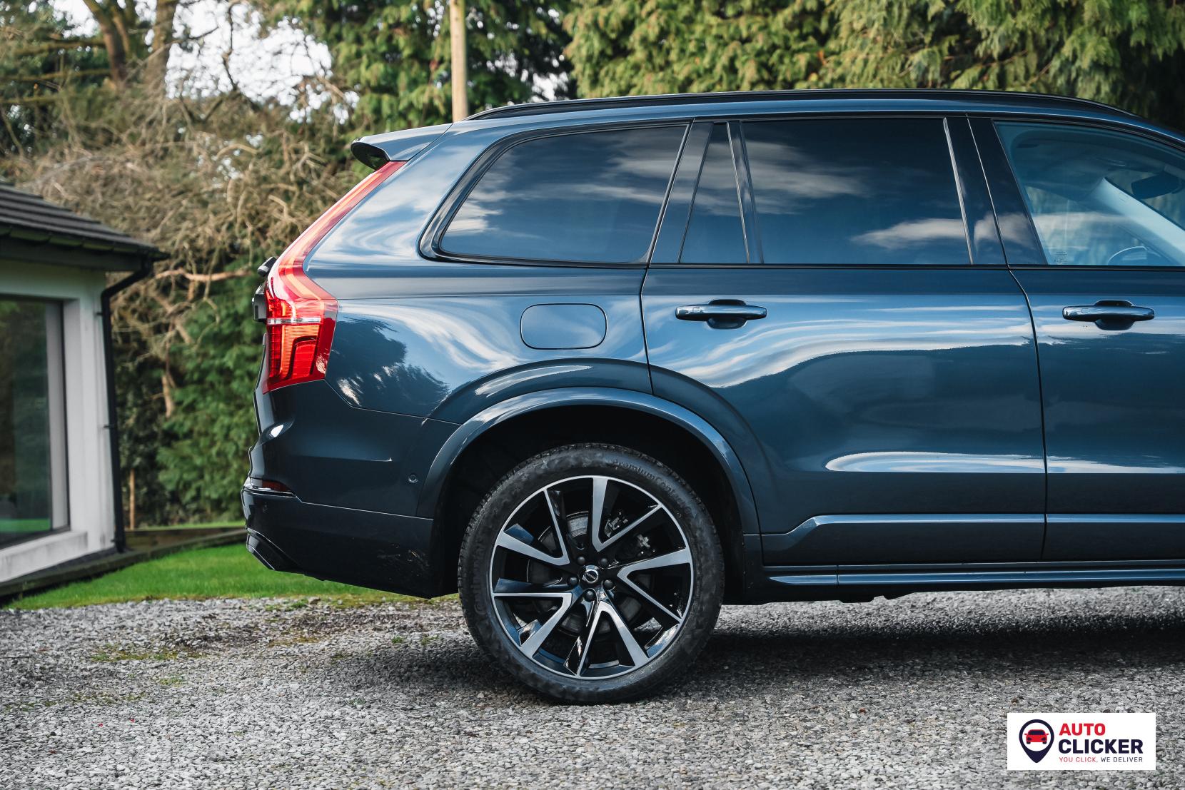 Volvo XC90 2.0h T8 Recharge 18.8kWh Ultimate Dark SUV 5dr Petrol Plug-in Hybrid Auto 4WD Euro 6 (s/s) (455 ps)