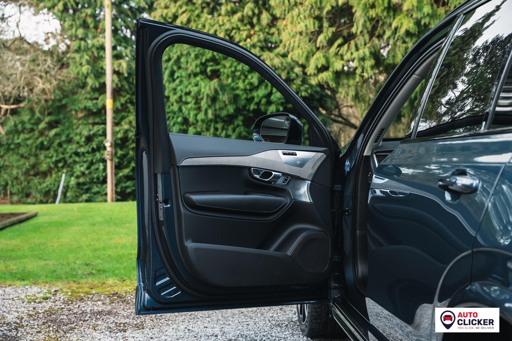 Volvo XC90 2.0h T8 Recharge 18.8kWh Ultimate Dark SUV 5dr Petrol Plug-in Hybrid Auto 4WD Euro 6 (s/s) (455 ps)