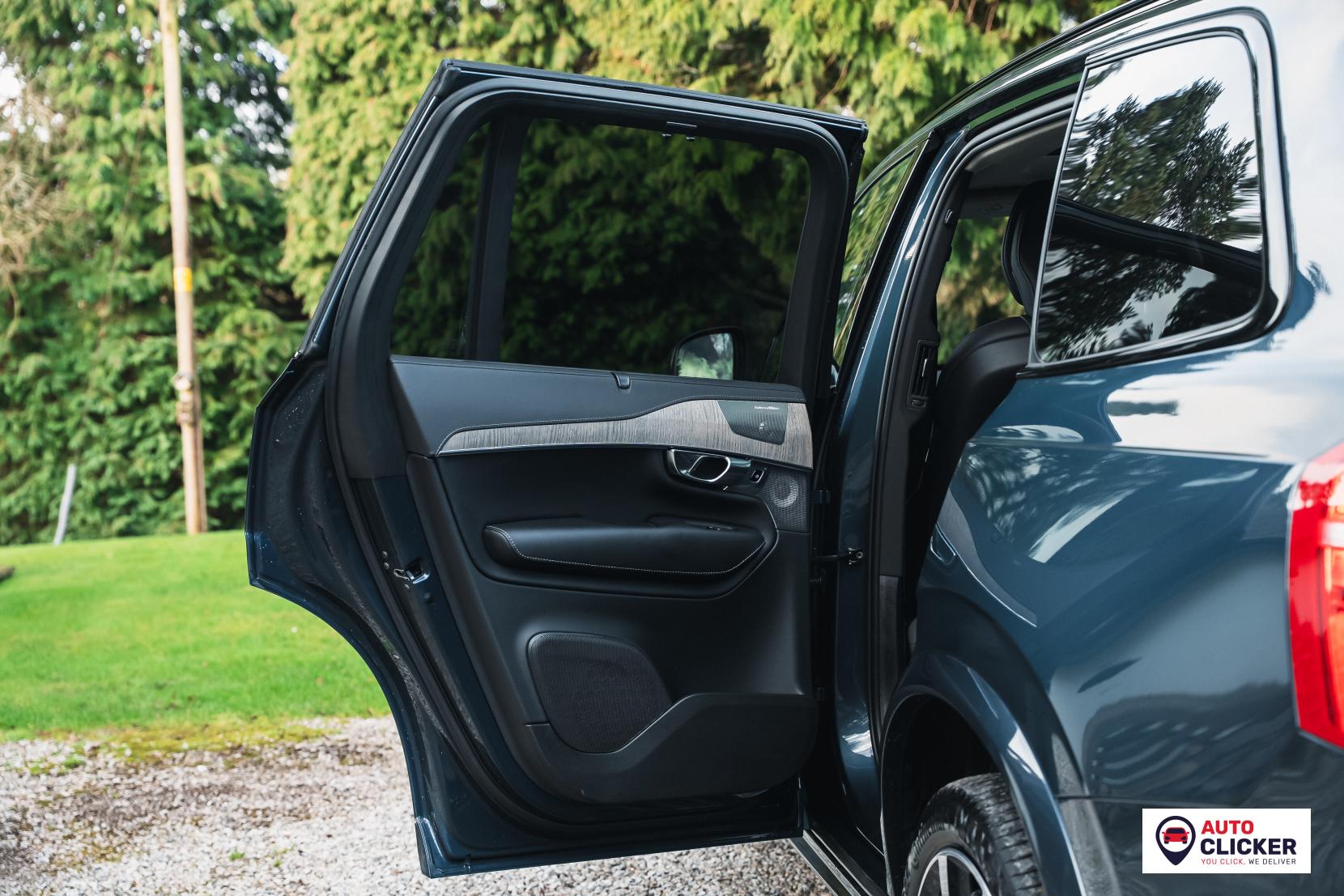 Volvo XC90 2.0h T8 Recharge 18.8kWh Ultimate Dark SUV 5dr Petrol Plug-in Hybrid Auto 4WD Euro 6 (s/s) (455 ps)